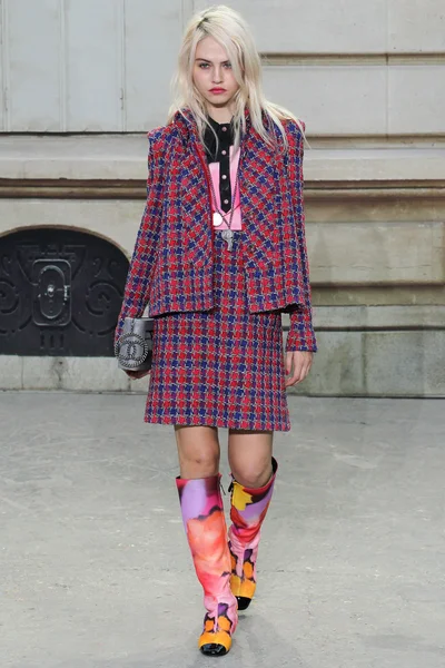Look 9